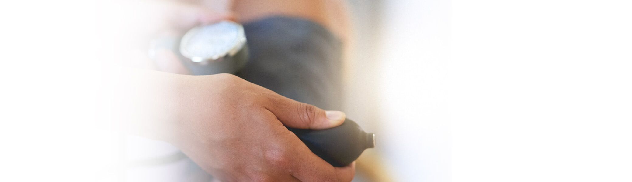 КАК ДА ИЗМЕРИМ КРЪВНОТО СИ НАЛЯГАНЕ ВКЪЩИ?